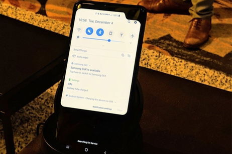 Samsung presenta el prototipo de su teléfono 5G con un extraño notch en una esquina Samsung presenta el prototipo de su teléfono 5G con un extraño notch en una esquina