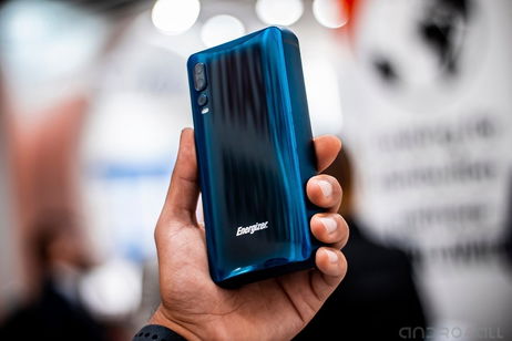 Precio y disponibilidad del P18K: ya puedes reservar el famoso móvil de Energizer de 18.000 mAh de batería