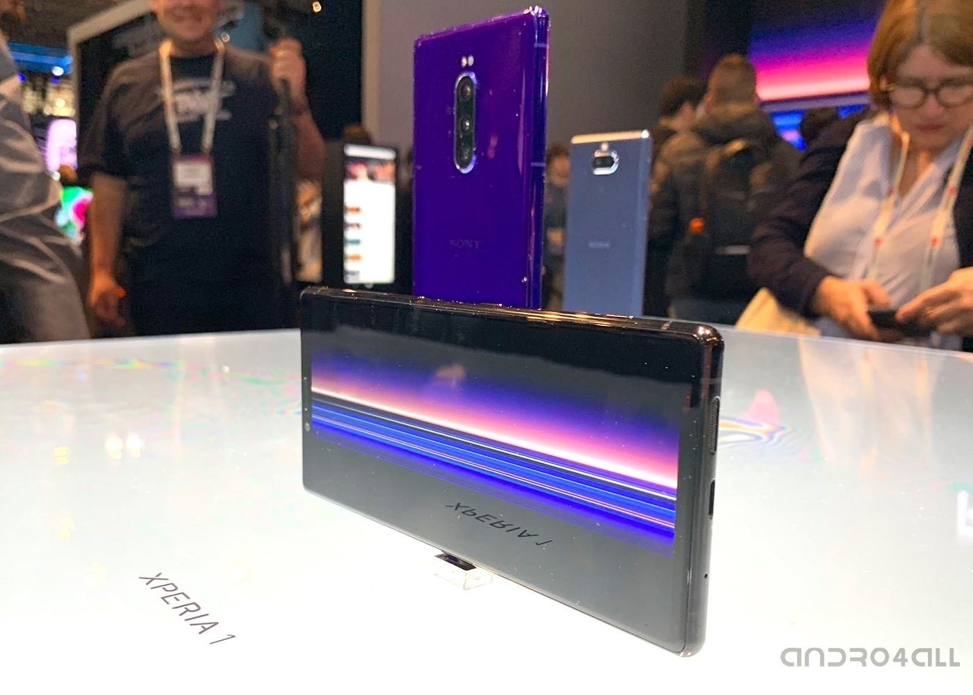Sony Xperia 1, pantalla y color violeta
