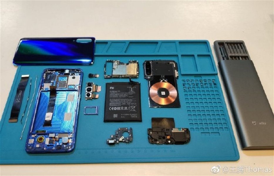 Xiaomi Mi 9 interior