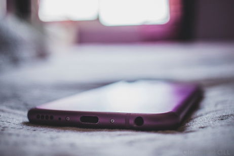 Una imagen filtrada por Evan Blass confirma que el Samsung Galaxy S10 tendrá jack de auriculares Una imagen filtrada por Evan Blass confirma que el Samsung Galaxy S10 tendrá jack de auriculares