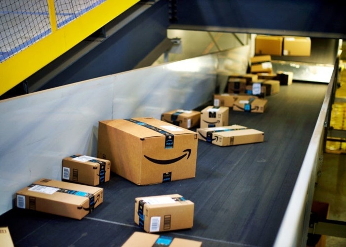 Amazon paquetes en cinta