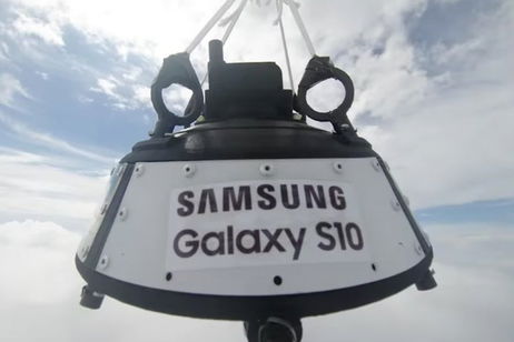 Lo de "Galaxy" iba en serio: Samsung lanza un S10 al espacio Lo de "Galaxy" iba en serio: Samsung lanza un S10 al espacio