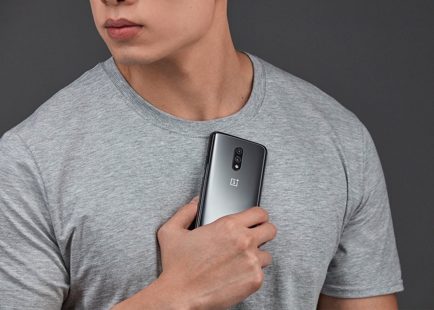 OnePlus 7, parte trasera en color negro