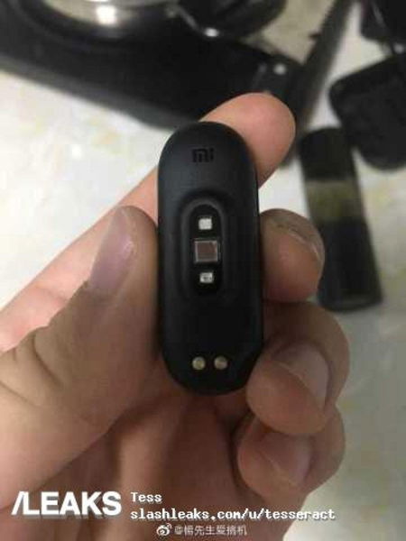 Xiaomi Mi Band 4, trasera