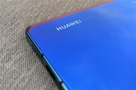 Un nuevo render revela el diseño del Huawei P40: pantalla con doble agujero y triple cámara trasera