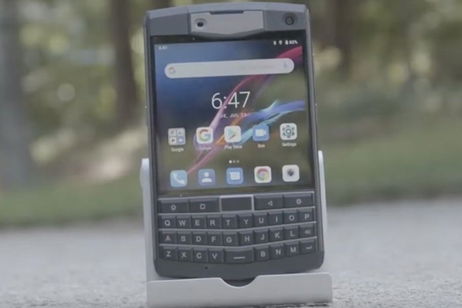 Parece una BlackBerry clásica pero en realidad es un reboot en Andoid: primeras imágenes del Unihertz Titan Parece una BlackBerry clásica pero en realidad es un reboot en Andoid: primeras imágenes del Unihertz Titan