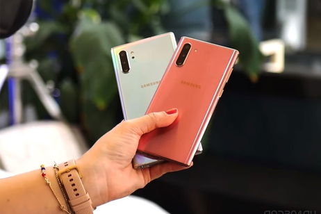Samsung elimina los anuncios en los que se burlaba del iPhone por no tener puerto para auriculares Samsung elimina los anuncios en los que se burlaba del iPhone por no tener puerto para auriculares