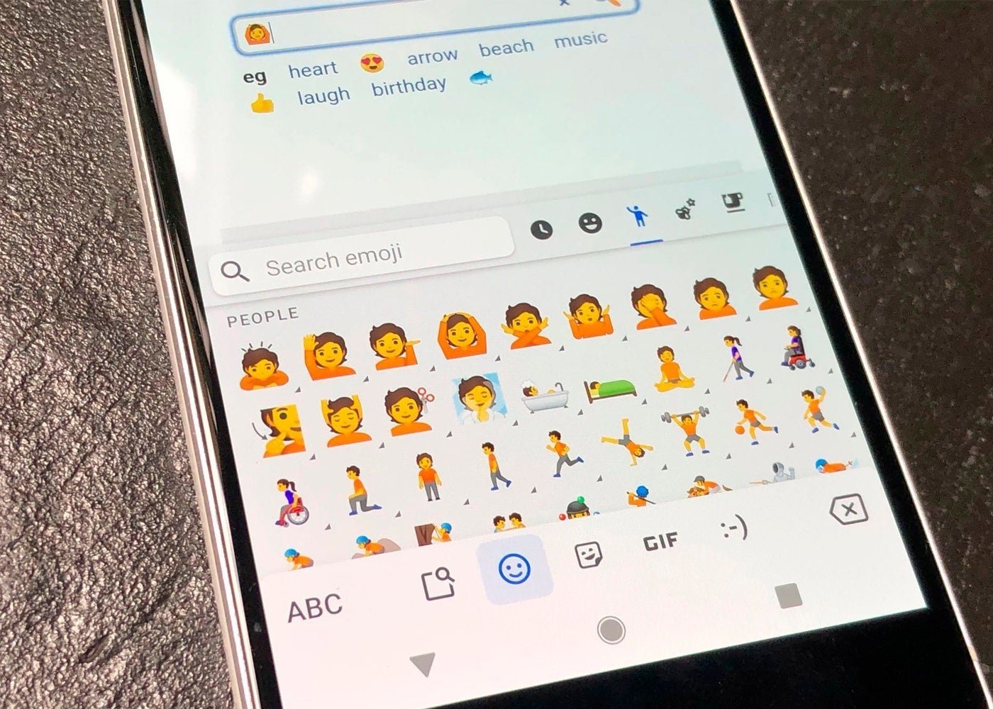 Android 10 emoji género neutro destacada