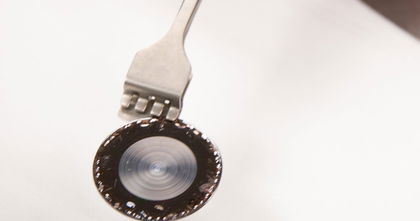 Crean una lente para cámaras de móvil 1.000 veces más fina que las actuales Crean una lente para cámaras de móvil 1.000 veces más fina que las actuales