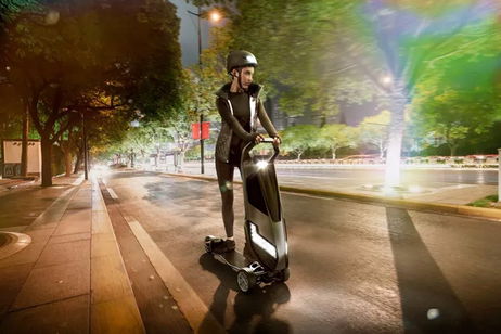 Este "hyperscooter" de 5.000 dólares capaz de alcanzar los 60 kilómetros por hora hará que te olvides del patinete de Xiaomi Este "hyperscooter" de 5.000 dólares capaz de alcanzar los 60 kilómetros por hora hará que te olvides del patinete de Xiaomi