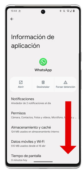 Ingresar a Play store y descargar Whatsapp.