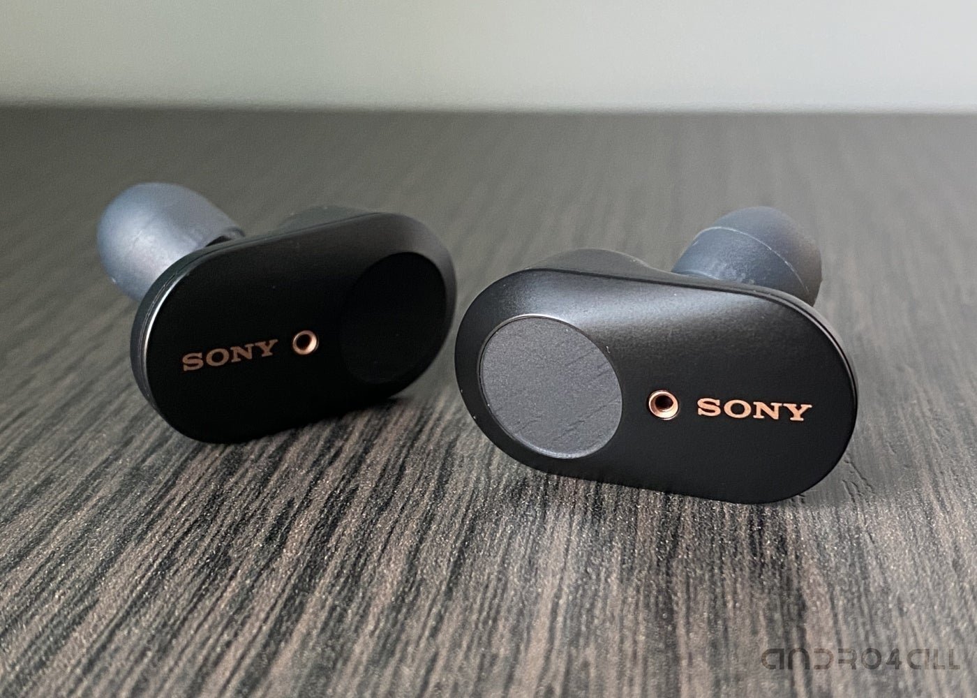 Detalle auriculares inalámbricos Sony