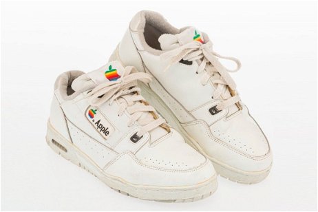 Alguien ha pagado 10.000 dólares por estas zapatillas fabricadas por Apple