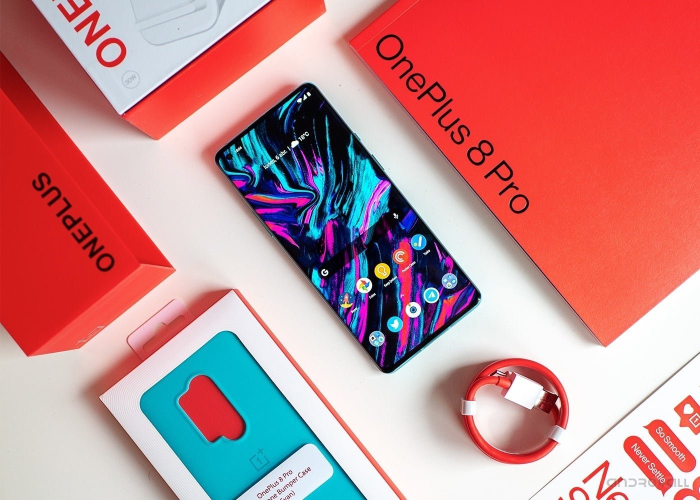 OnePlus 8 Pro y accesorios