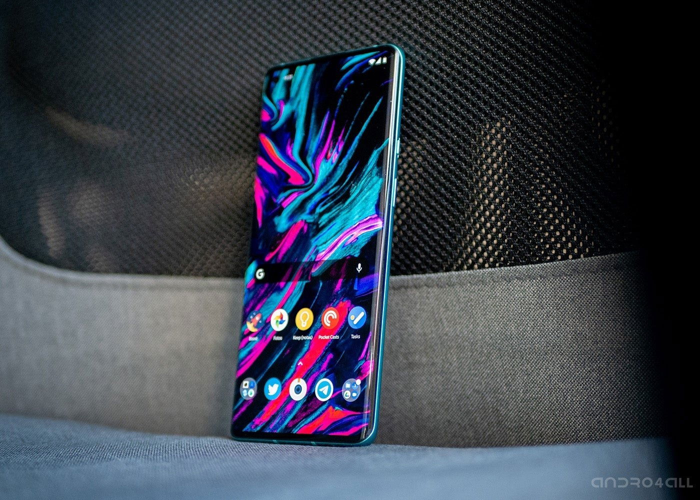 Pantalla del OnePlus 8 Pro encendida