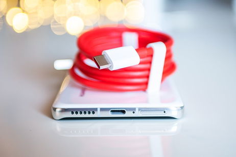 La Unión Europea hace obligatorio el cargador único USB Tipo C en móviles, incluido el iPhone La Unión Europea hace obligatorio el cargador único USB Tipo C en móviles, incluido el iPhone