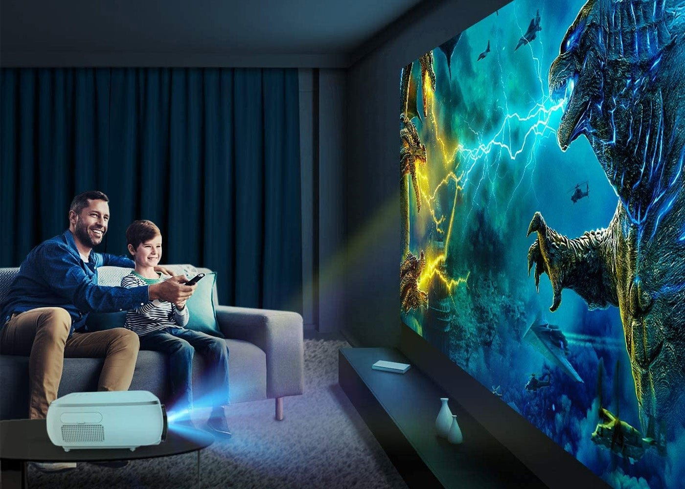 проектор 6 2 дизайн. моторизированный экран диагональю 120 дюймов. проектор favi riohd-led-3t. проектор home theater. проектор optoma uhd51alve.