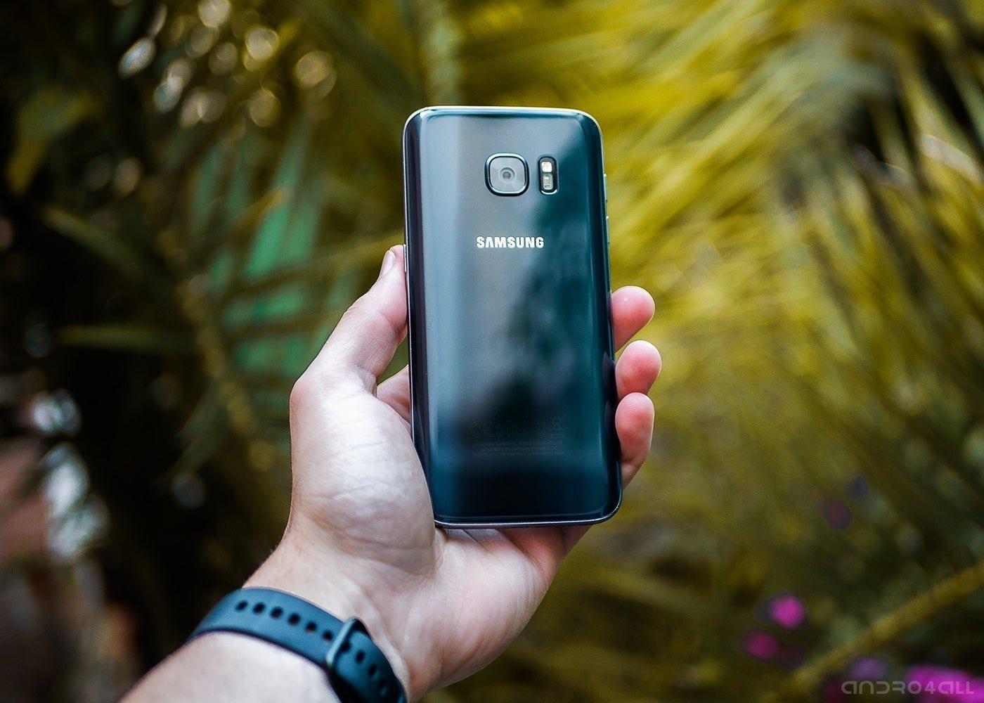 Parte trasera del Samsung Galaxy S7 negro