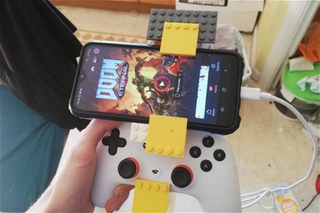 Este accesorio creado con piezas de Lego para jugar con mando en un teléfono Android es lo mejor que verás hoy