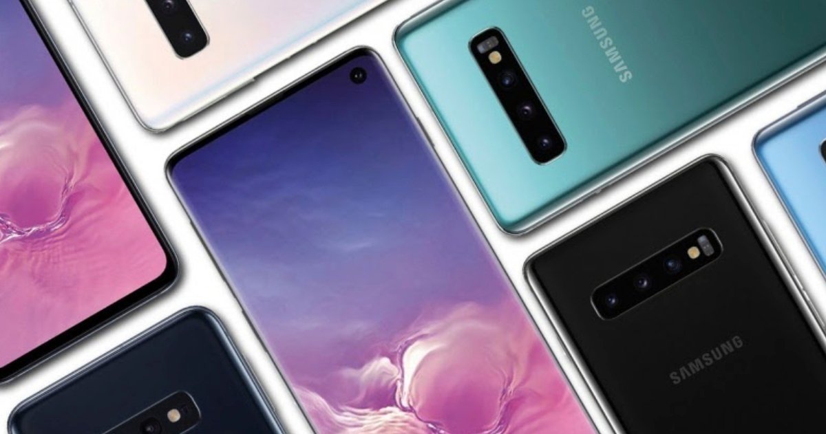 Varios móviles Samsung Galaxy S10  formando un rectángulo.