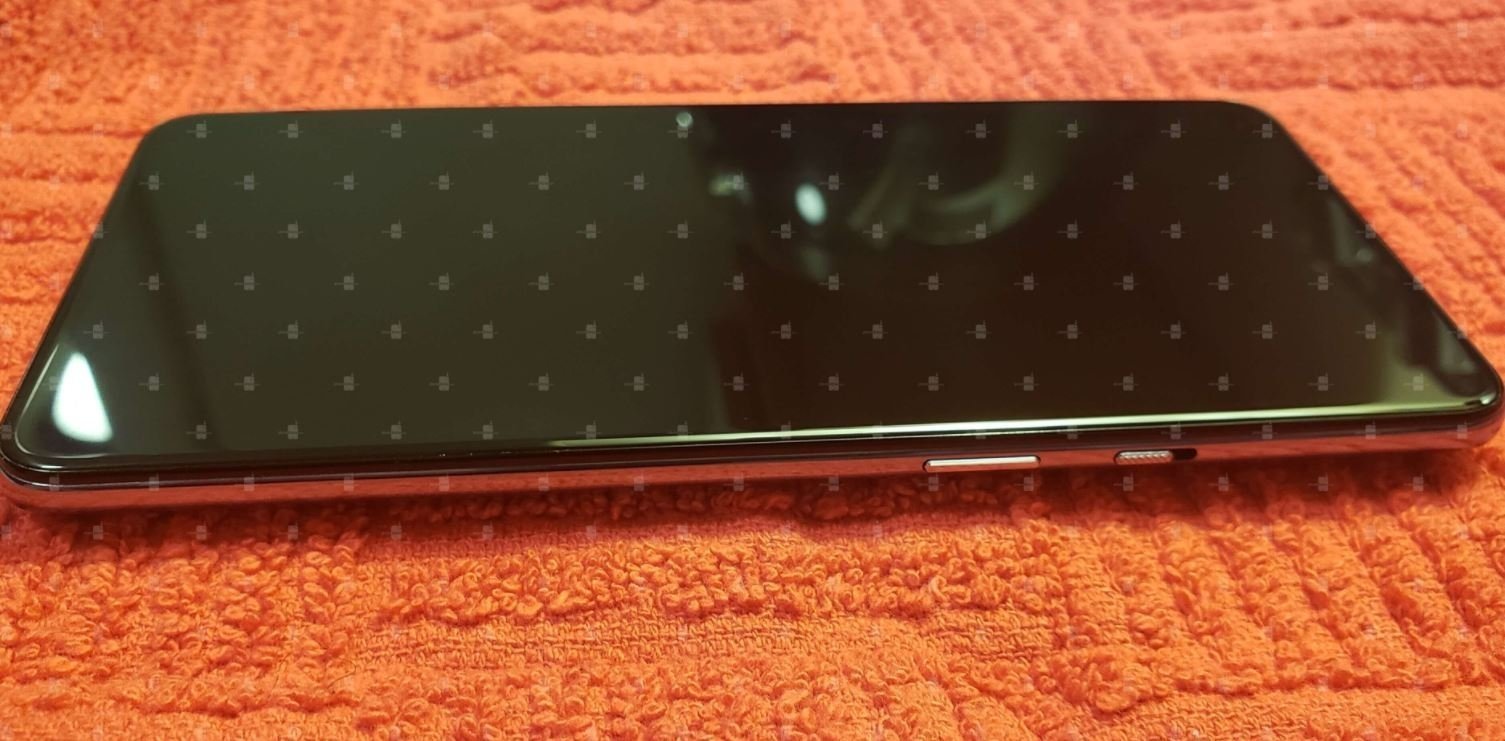 oneplus 9 desde el lateral