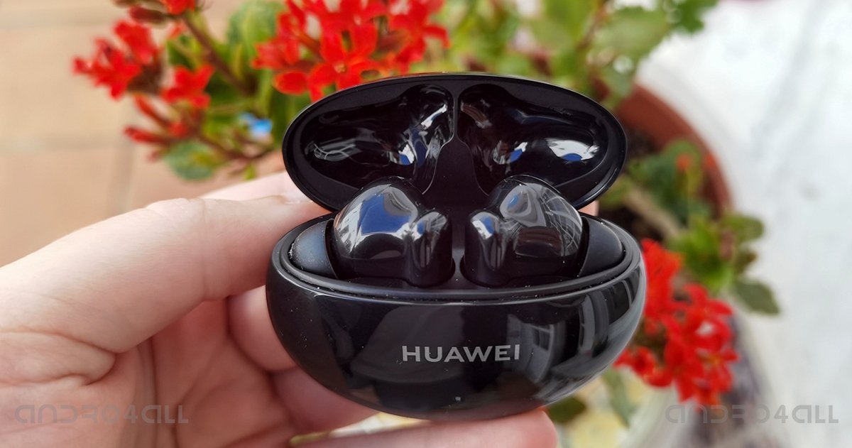 Huawei FreeBuds 4i en su caja