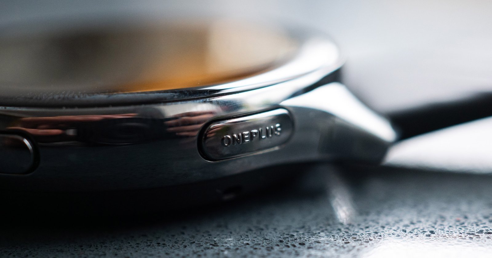 El botón lateral del OnePlus Watch