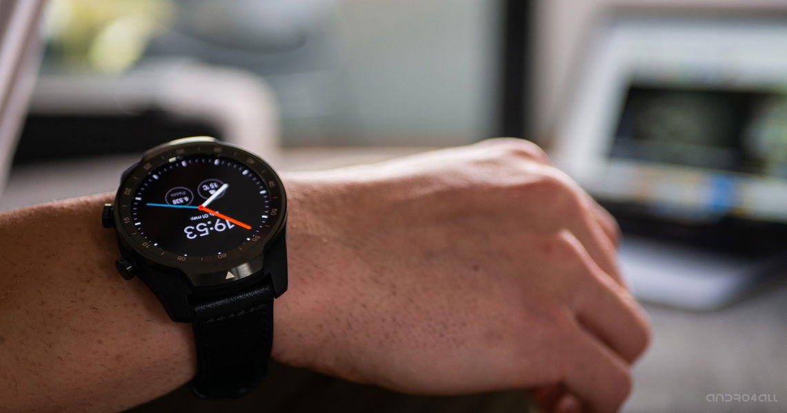 Probamos el smartwatch TicWatch Pro 5: ¡con dos pantallas!