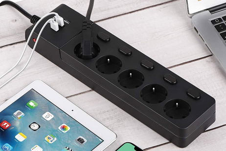 Regletas con enchufes y USB para que puedas cargar tu móvil directamente Regletas con enchufes y USB para que puedas cargar tu móvil directamente