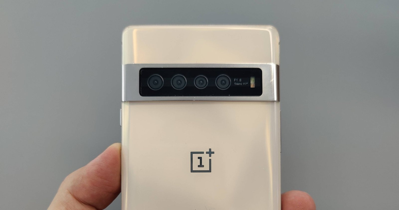 OnePlus 7 Pro con diseño de Pixel 6