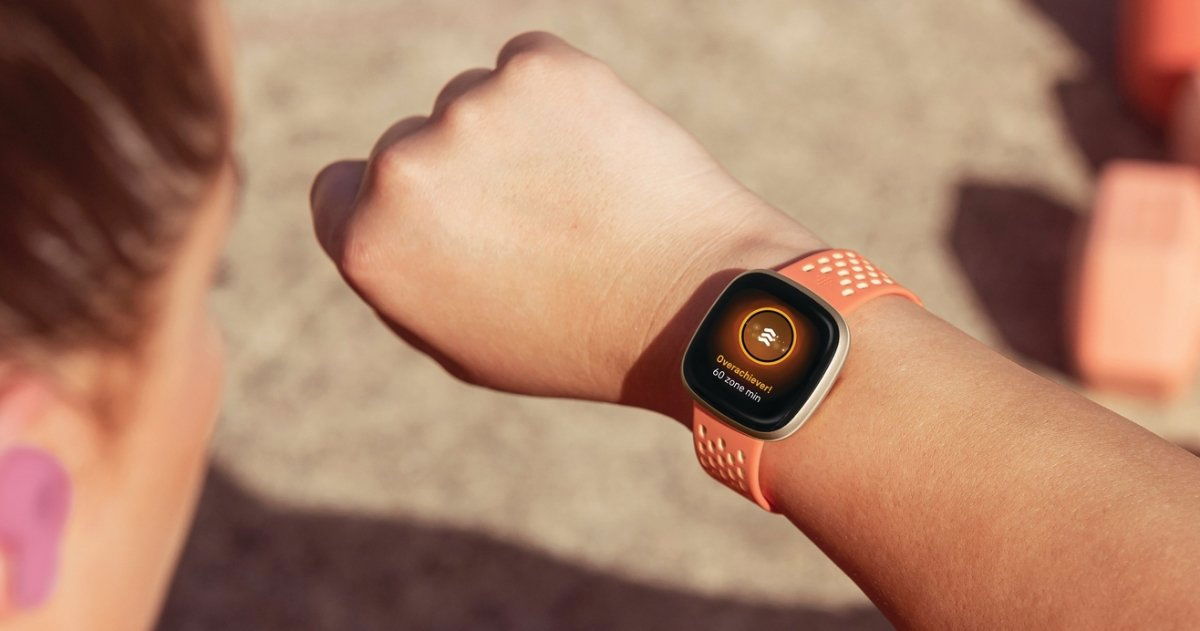 Fitbit Versa 3 naranja