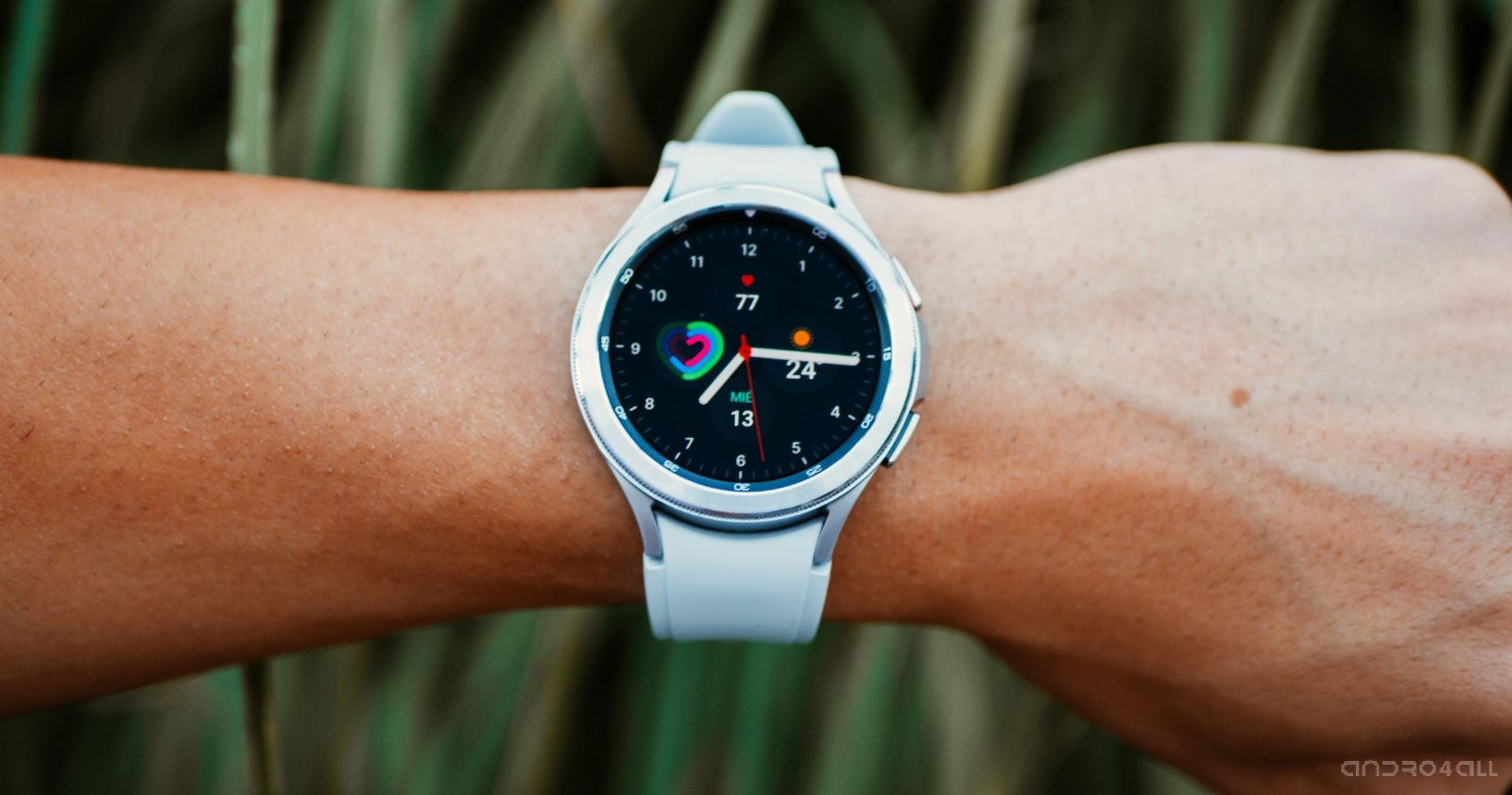 Se filtra el Galaxy Watch 4 Classic, con un diseño más convencional y Wear  OS