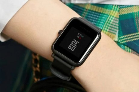 El reloj más vendido de Amazon es un chollo: es barato y tiene GPS, AMOLED y Alexa