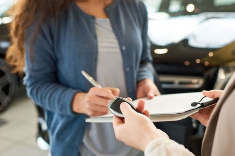 Las mejores 8 aplicaciones para comprar un coche nuevo