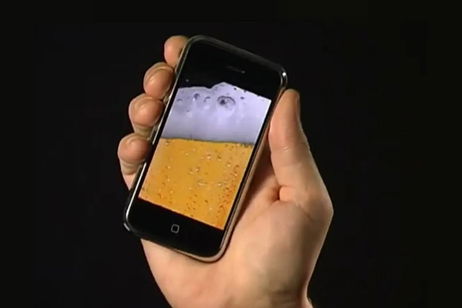 La historia de cómo una absurda app que simulaba una cerveza dentro del móvil hizo millonario a su creador