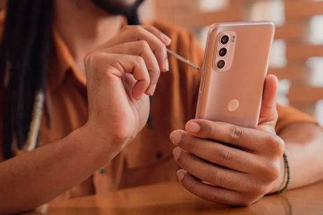 Por fin Samsung va a encontrarse un rival con... stylus