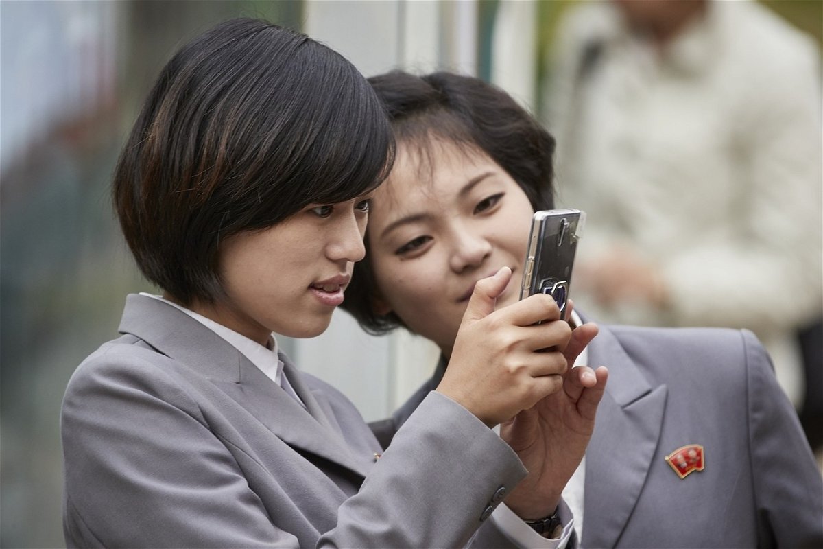 This is how North Korea controls the mobile phones of its inhabitants: automatic photos, geolocation