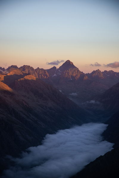 Fondo de pantalla de montañas