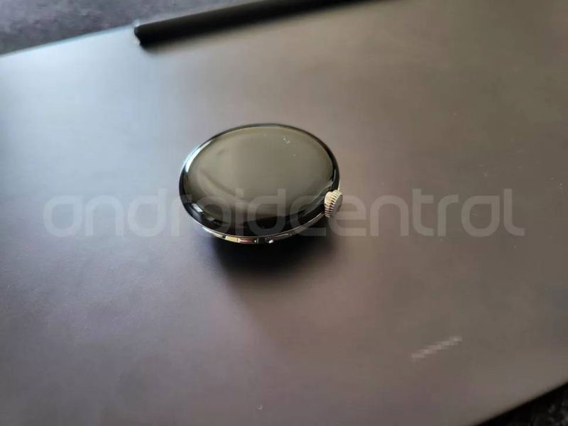 Este es el Pixel Watch: filtran fotos reales del reloj de Google tras ser olvidado en un bar