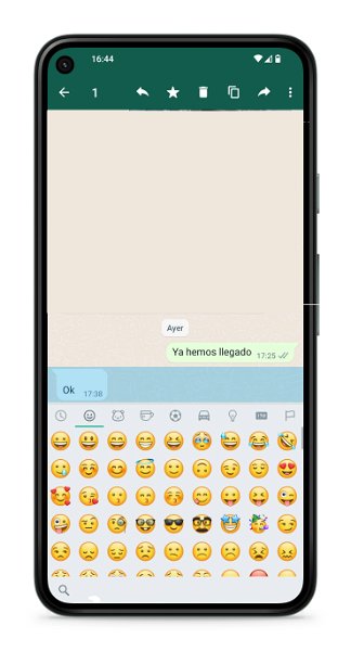 Cómo reaccionar con cualquier emoji a un mensaje de WhatsApp