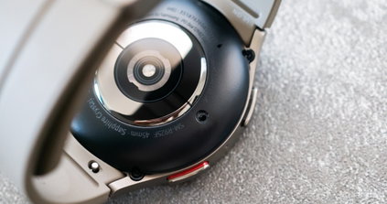 Back and sensors of the Samsung Galaxy Watch 5 Pro