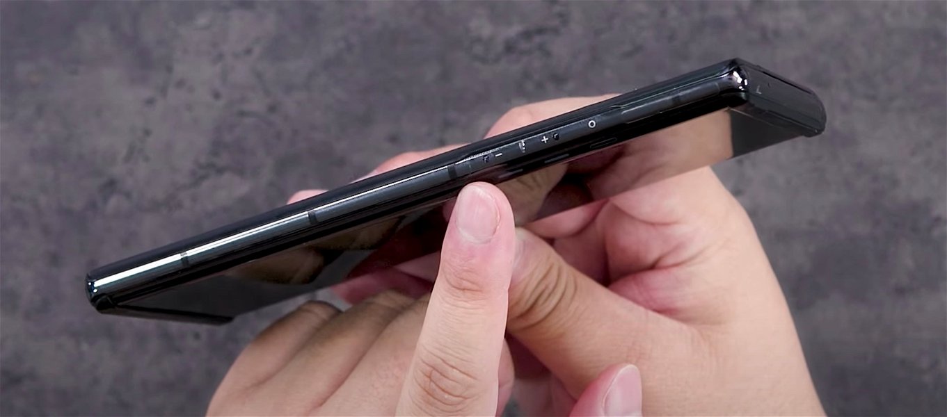 El difunto smartphone enrollable de LG se deja ver en vídeo con todo detalle