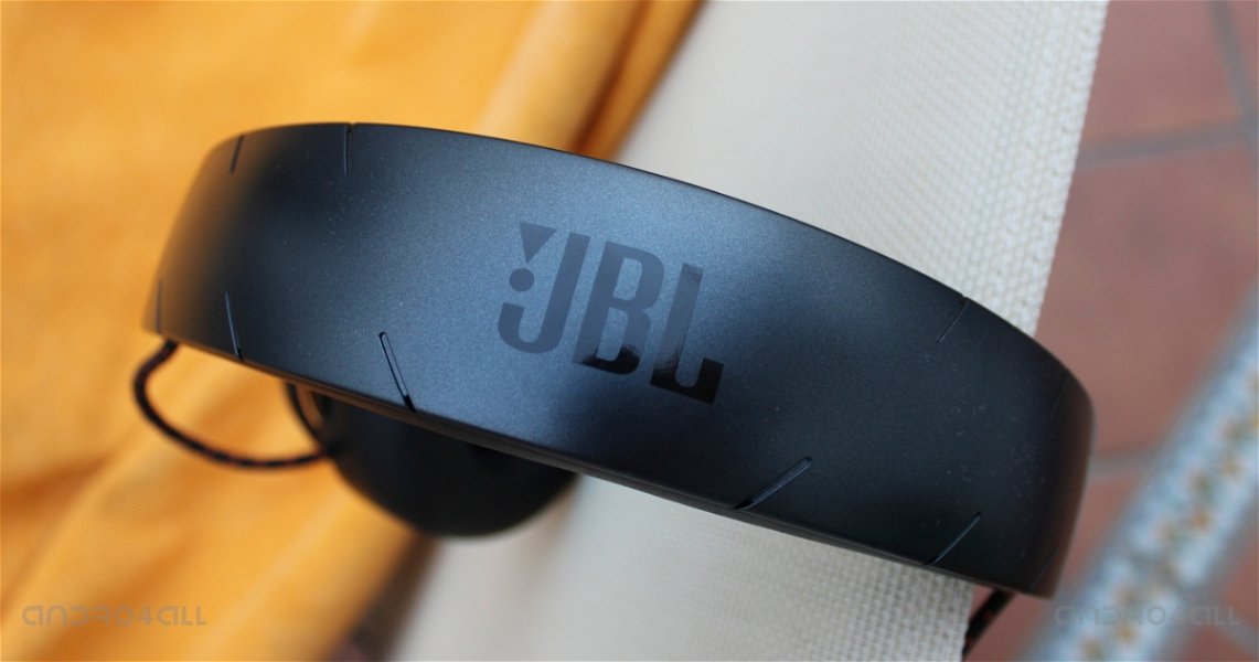 JBL Quantum 610, análisis: diseño, sonido y autonomía brillan al compás de las luces
