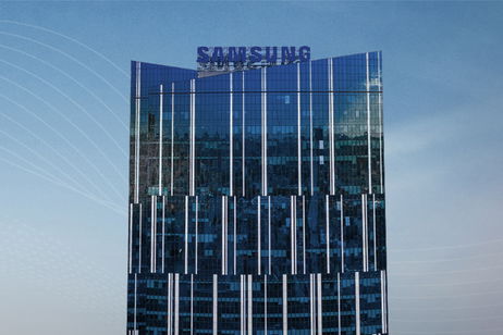 La sede de Samsung en Kiev, afectada por el impacto de un misil La sede de Samsung en Kiev, afectada por el impacto de un misil