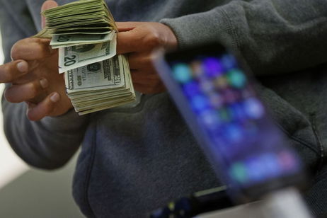 Alguien ha pagado casi 40.000 dólares por un iPhone sin abrir