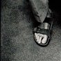 El fanboysimo llevado al extremo: alguien ha pagado 218.000 dólares por unas sandalias usadas por Steve Jobs