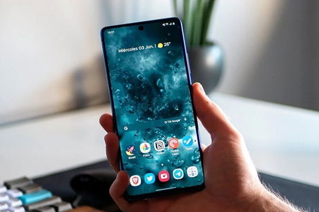 Este Samsung de hace casi 3 años ya está actualizando a Android 13 Este Samsung de hace casi 3 años ya está actualizando a Android 13