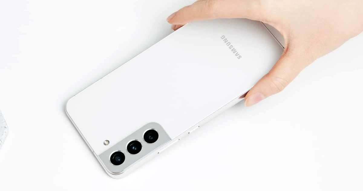 Samsung Galaxy S22 5G en color blanco