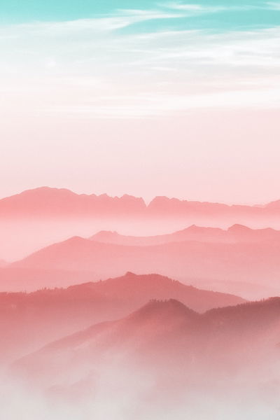 Fondo de pantalla aesthetic de montañas y cielo